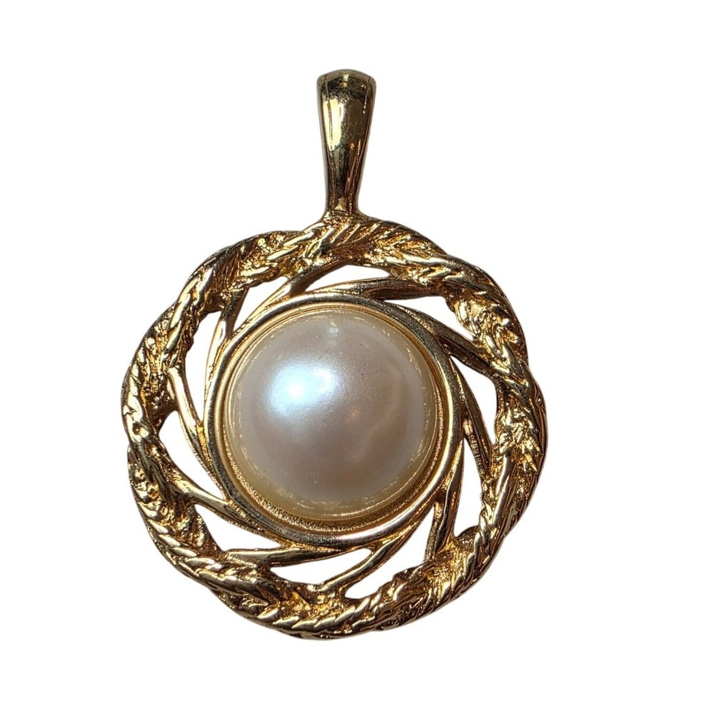 Monet Vintage Gold‎ Tone Braided Rope Faux Pearl Round Pendant Necklace Charm
